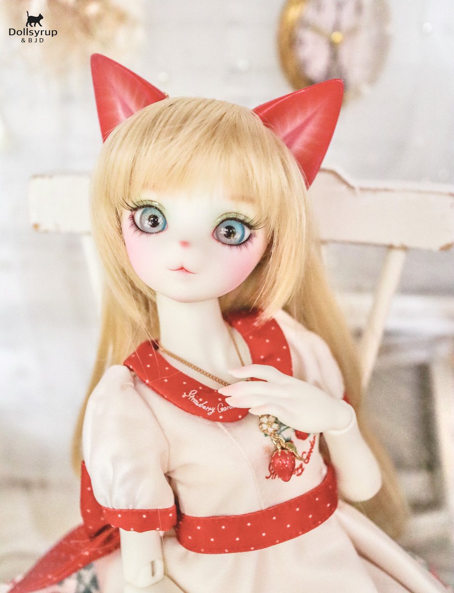 苺イメージのお耳がとても可愛いです🍓
お菓子みたいな色合いのメイクが良すぎる〜🥰🫶
 #せんメイク
 #Dearmine
