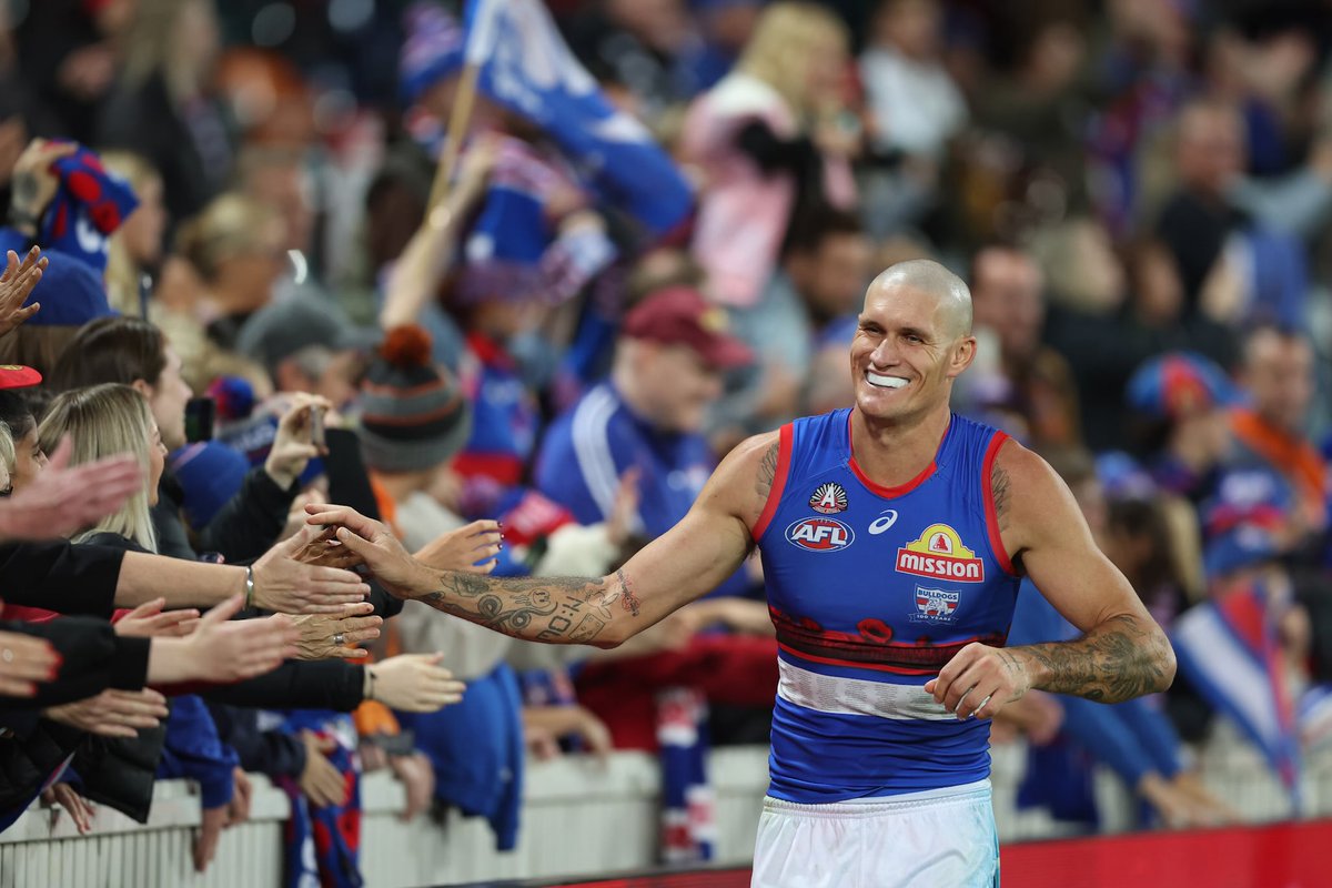 TheSaltyBulldog's tweet photo. 🏅 Congratulations to Rory Lobb, winner of the Brad Johnson Best Team Player Award.

📲 Follow @TheSaltyBulldog on Twitter

#MightyWest | #YieldToNone https://t.co/u6HdfYAMCL