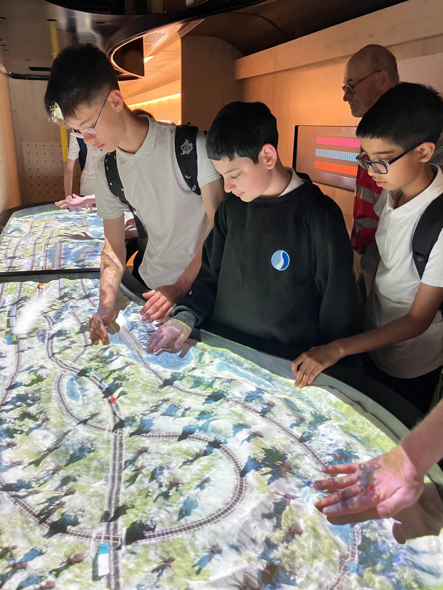 railway200 tweet media