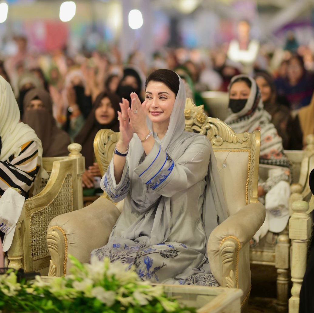 کارکردگی سے مقابلہ کرو تو وزیراعلی پنجاب مریم نواز سے پیچھے ہو، اس لئے ہر وقت جلتے رہتے ہو۔۔
<a href="/MaryamNSharif/">Maryam Nawaz Sharif</a>