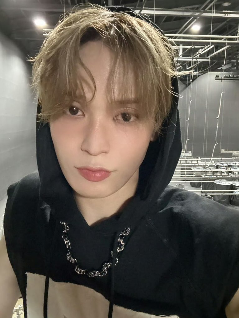 Tsuzuku_'s tweet image. 20251001 18:02 Weibo update #與那城奨 

「いつもみんなありがとう！
　MVいっぱい見てほしいな^_^」

weibo.com/7454644363/521…