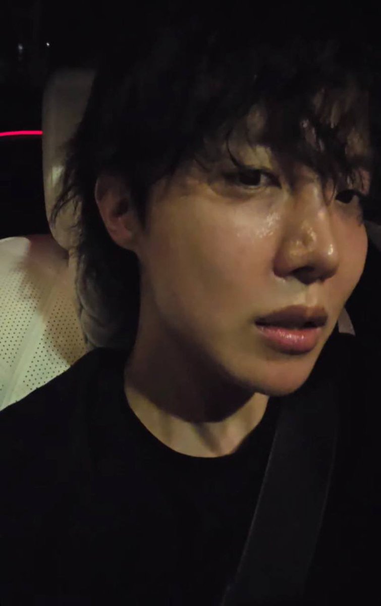 так сильно скучала, что развесила вчера перед сном твои плакаты из hots