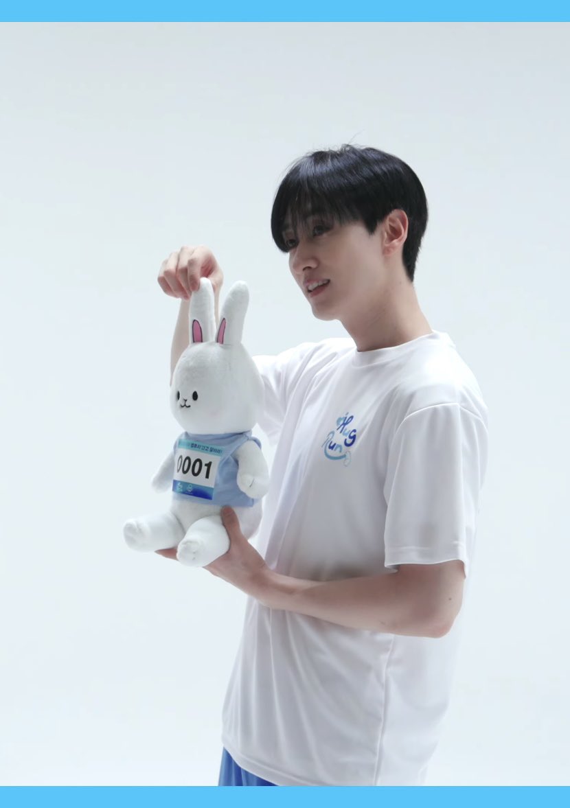 진짜 이제 어디서나 공식 토끼로 자리잡았다..🐰
혁재=토끼 모르는 곳이 없는데?????
동방사회복지회까지 알다니🥰
겸디야..💙

#은혁 #eunhyuk