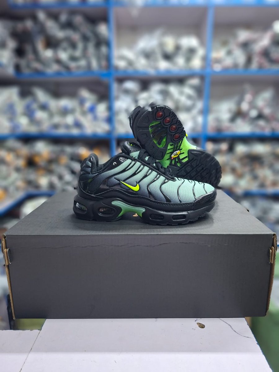 Kids air TN 

30-35
3800/=
Quality 💯 

Dubai merchant mall 📌 
Call/WhatsApp 
+254 717793342