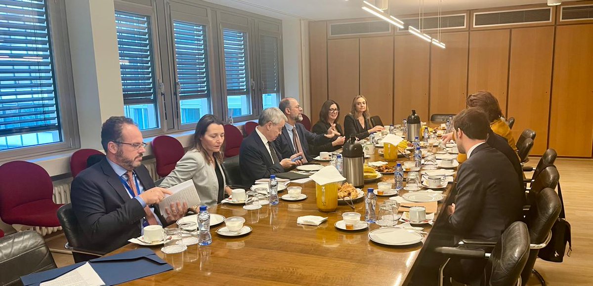 GreeceInEU's tweet photo. Working breakfast with Med5 Group Perm.Reps Ambs. 🇨🇾@RaftiChristina, 🇮🇹 Vincenzo Celeste, 🇪🇸@AAlonsoMarcos, 🇲🇹@neil_kerr, hosted YD by the Perm. Rep of 🇬🇷 Amb. @vrailas & the participation of DG @EUHomeAffairs Beate Gminder. Great info exchange & coordination of action. https://t.co/sUazDRFmvd