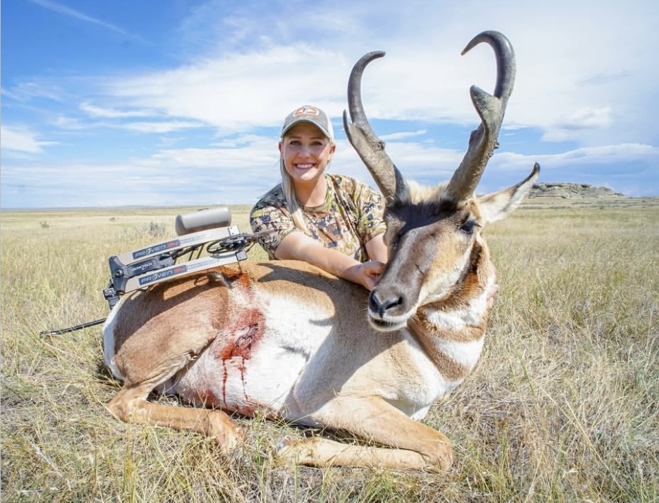 SPORTSMANchnl's tweet photo. "Here he is! Montana Archery Antelope." - @paigepearce_in_sight
Now that is one impressive speedgoat! Congrats!
#ITSINOURBLOOD #outdoors #hunting #antelope #antelopehunting #pronghorn #speedgoat https://t.co/PR3CHv0LlR