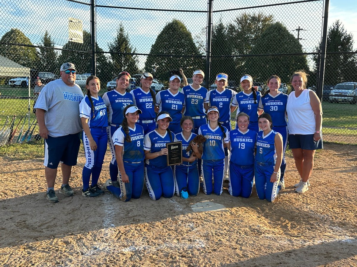 Super happy to be back on the field and so proud of my team for winning Premier 32 this past weekend! Can’t wait for the rest of the  fall! 🐾💙#GDTBAH <a href="/CoachPenny_OLY/">Penny Rosario Roberts</a> <a href="/ESH18uNational/">Empire State Huskies 18u National</a> <a href="/Johnknopf10/">John Knopf</a> <a href="/EStateHuskies/">Empire State Huskies</a> <a href="/HofstraSoftball/">Hofstra Softball</a> <a href="/CoachSCL_HUSB/">Susan Cassidy-Lyke</a> <a href="/CoachNikki_A/">Nikki (Cuccio) Amodeo</a> <a href="/CoachCarlaCP/">Carla Campagna-Pessoa</a>