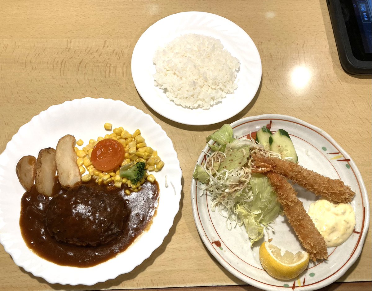 JEROandEXP's tweet photo. 熊本県玉名市にある
1979年からある昔ながらの
ファミリーレストラン「だいもん」
本当に懐かしい雰囲気で、昔からメニュー変わってない感じがとても良いです。
#熊本県 #玉名市 #レストラン https://t.co/1LtNo5YSo7