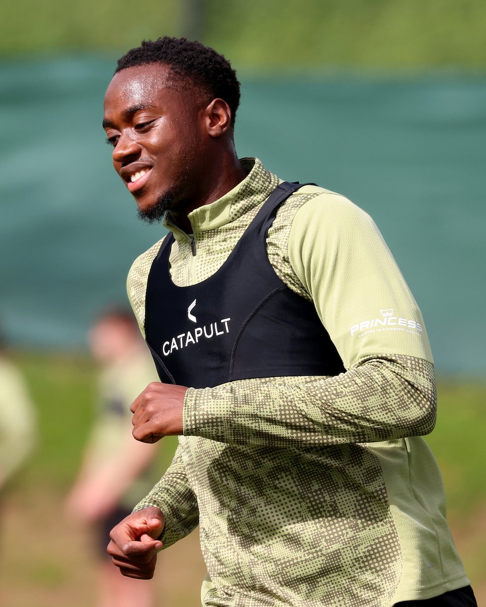 Working hard for Wigan (H) 💪

📍 Harper's Park