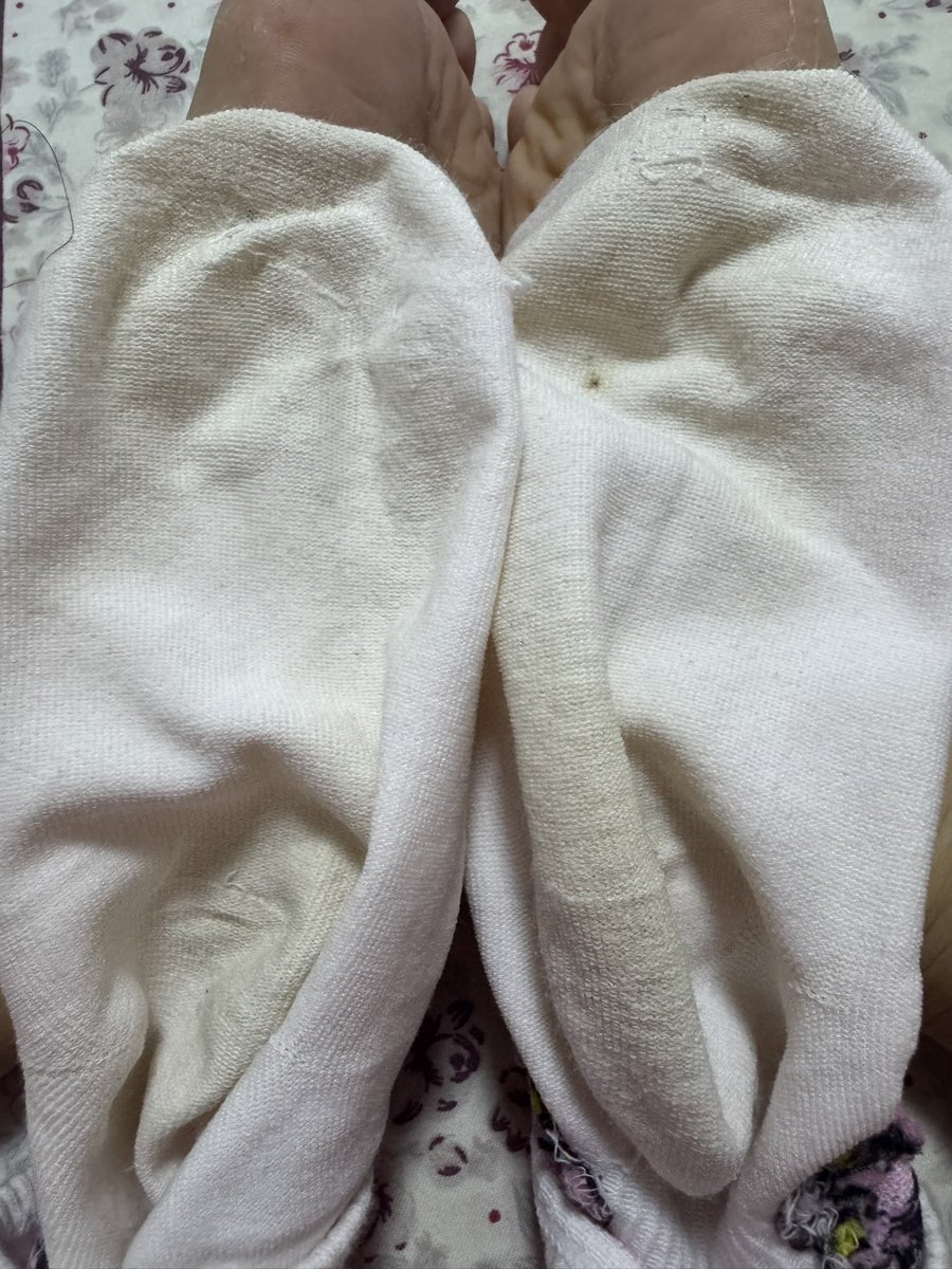 福利姬云朵小羊的原味屋分享的黄推图片2 - 网红私拍内容