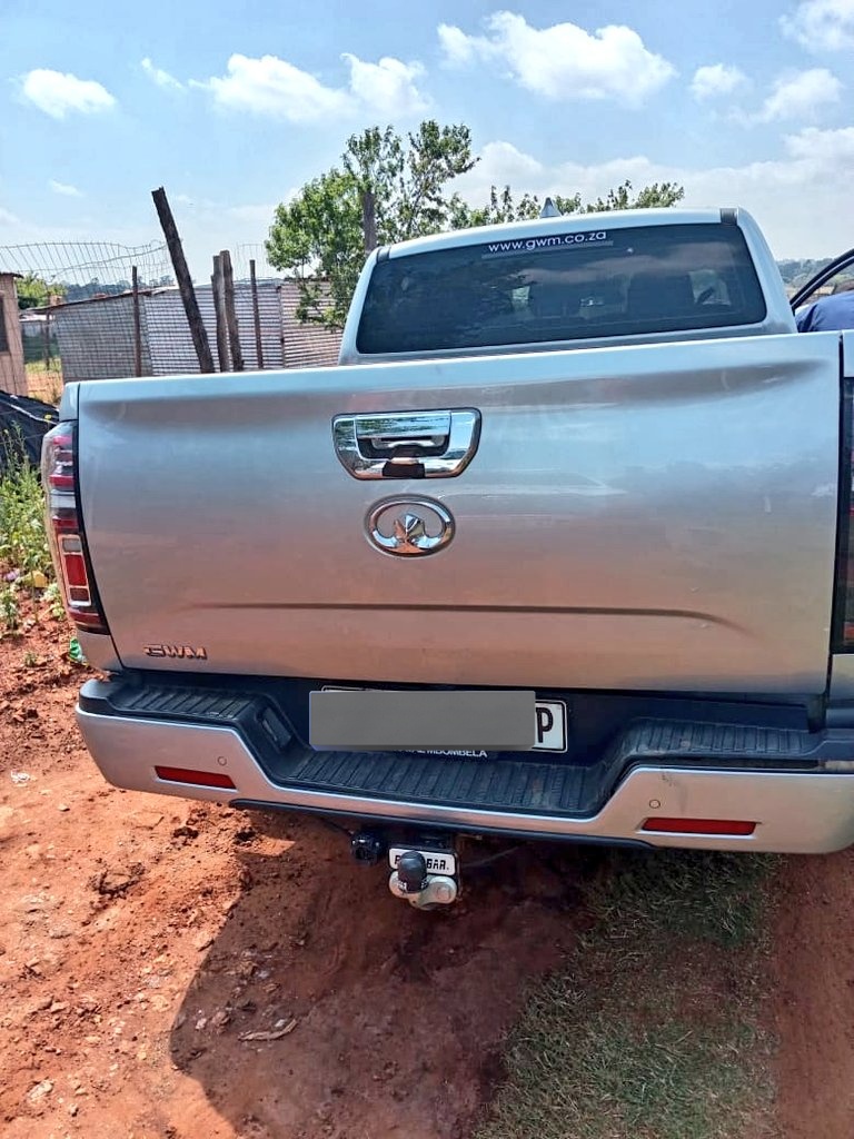 JoburgMPD's tweet photo. #JMPD #RegionG officers received a complaint of a possibly hijacked Silver Grey GWM vehicle. 

The officers searched for a vehicle, & recovered it abandoned at Phumla'mqashi Informal Settlement, Lenasia South, stripped of its parts.

The vehicle was booked in at Lenasia SAPS Pound. #SaferJoburg
#JoburgRoadSafety
#NomakanjaniManjeNamhlanje