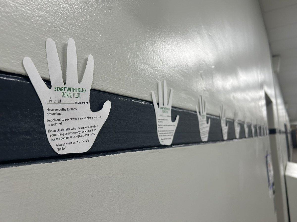 It’s so nice seeing the Start with Hello Promise Pledges around the <a href="/WheelerAvenue/">Wheeler Avenue School</a> School! ☮️✋ #TeamWheeler <a href="/VS13UFSD/">ValleyStream13UFSD</a>
