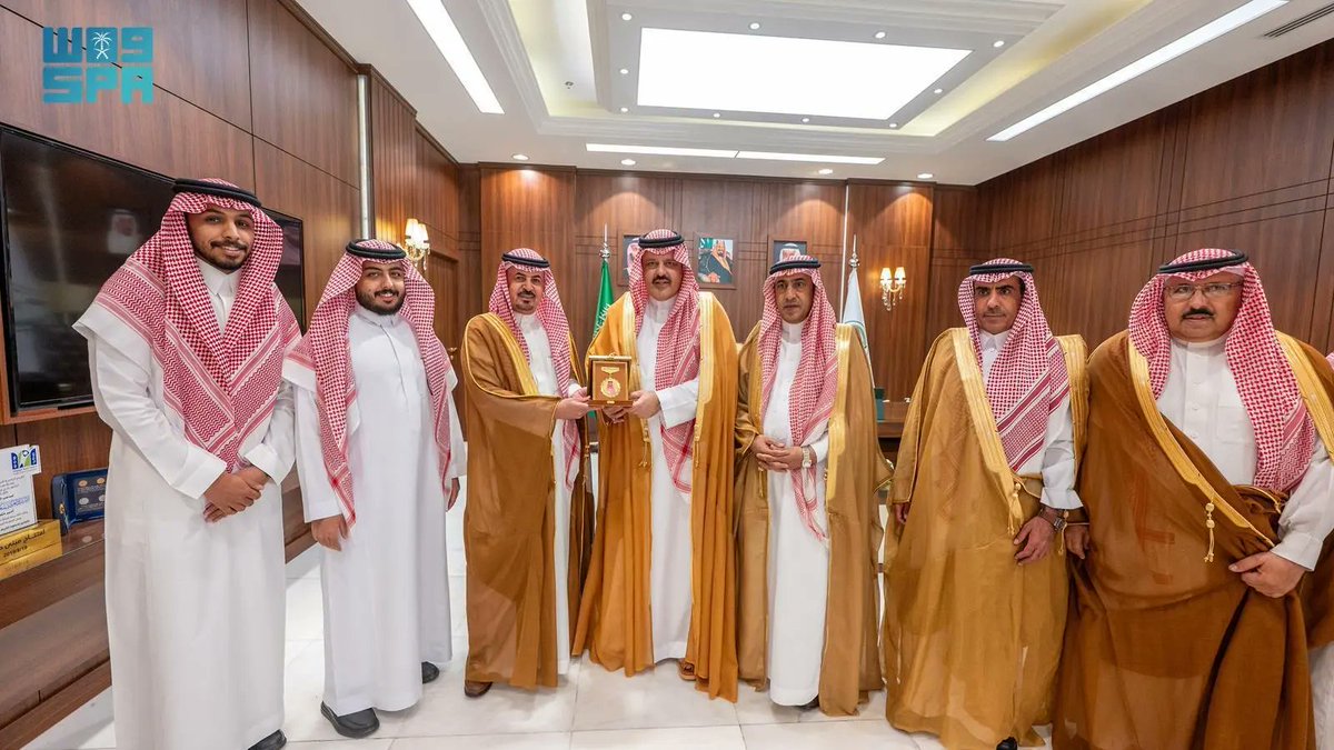 SPAregions's tweet photo. أمير حائل يستقبل رئيس مجلس إدارة جمعية "اعتبار" لرعاية كبار السن بالمنطقة.
https://t.co/LdW9ajrNYZ
#واس_عام https://t.co/NbKklNhm86
