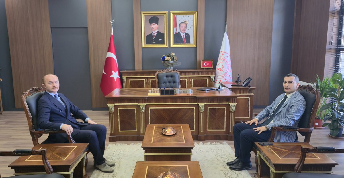 📍Kaymakamlık Makamı
Adıyaman Vali Yardımcısı Sayın Nurettin YAVUZ, Kaymakamımız Sayın Hasan İnanç GÖKÇAYIR’ı makamında ziyaret ederek hayırlı olsun dileklerini iletti. Kaymakamımız, nazik ziyaretlerinden dolayı Sayın YAVUZ’a teşekkür etti.