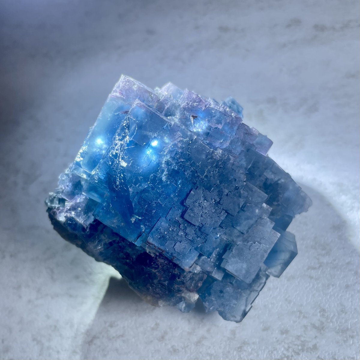 ドイツ黒い森の青い青い蛍石🔹

ドイツのセラーさんより🇩🇪

Fluorite
Hesselbach Mine, Germany