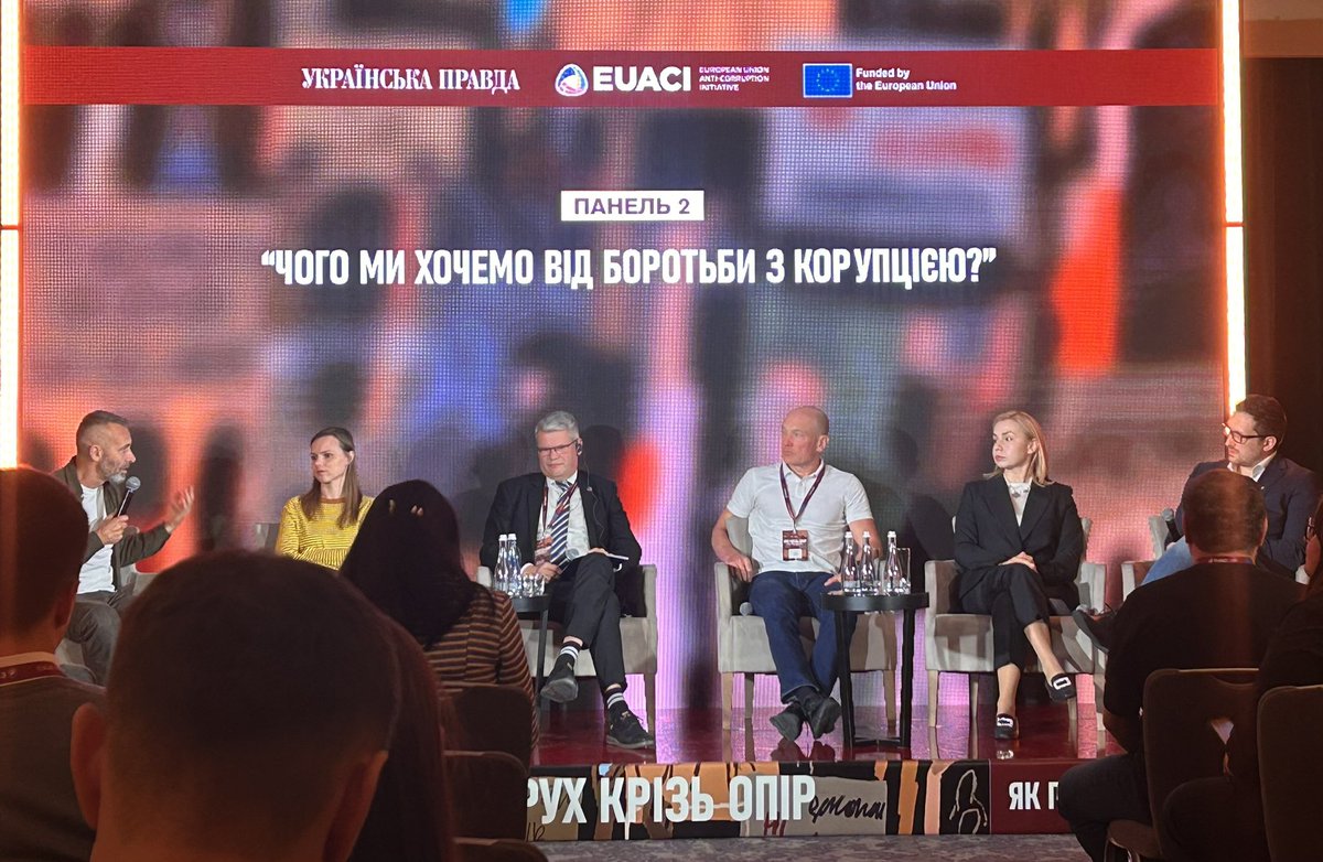 Засновник «Хартії» Всеволод Кожемʼяко і бізнесмен Томаш Фіала фактично кажуть, що корупція повернулась на рівень 2013 року, найбільше її у закупівлях, зокрема військових. З чим і вітаю Офіс Президента, бо публічно про це небагато говорили – до того, як ОП йобнув НАБУ і САП.