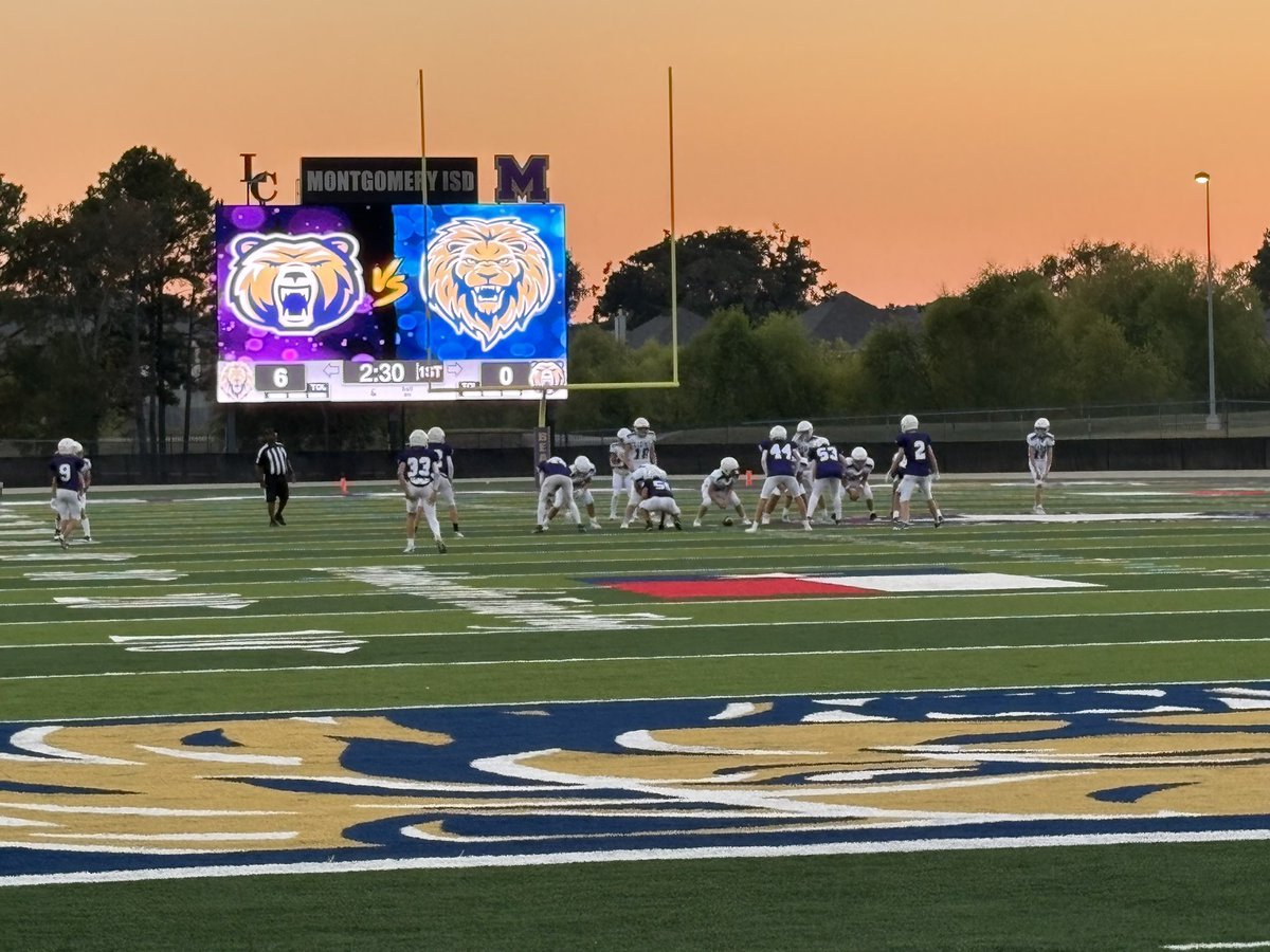 coachlaplante's tweet photo. 2 nights of Oak Hills JH vs. Montgomery JH Mo-Town Showdown in the books. 

Kids played their tails off, coaches got after it, and it was done #TheTexasWay 

You can still have a great rivalry and do it the right way!! 

@ray_zepeda1 
@OfficialTHSADA @THSCAcoaches  
@MJHBears https://t.co/EamjaybNLi