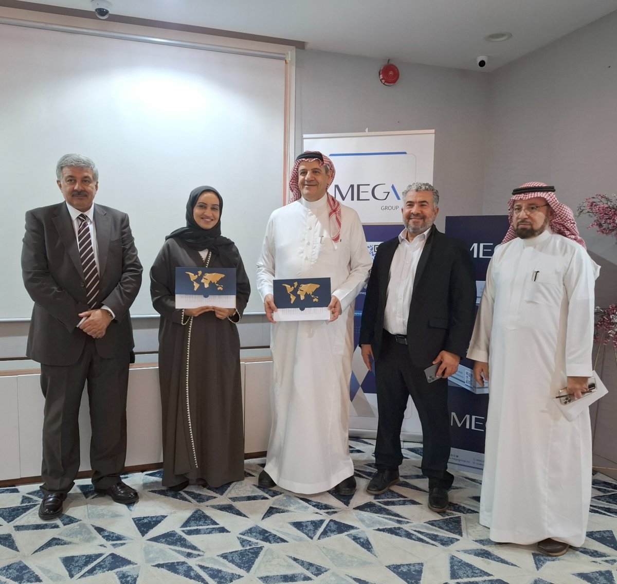 وقّعت MEGA Group اتفاقية شراكة استراتيجية مع شركة الوادي المتقدم لتقنية نظم المعلومات لتعزيز الابتكار وتوظيف الذكاء الاصطناعي في الاستشارات ودعم رؤية السعودية 2030 عبر التحول الرقمي والتنمية المستدامة.

MegaConsulting #AI #Vision2030 #SaudiArabia #