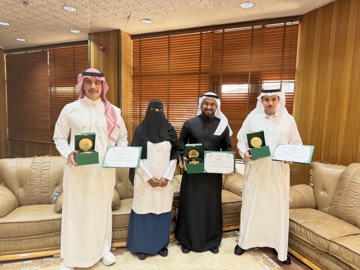 بحمد الله وتوفيقه، أتشرف بحصولي على البورد السعودي في تخصص الجهاز العضلي الهيكلي كأول دفعة على مستوى الشرق الأوسط في هذا التخصص.
أتقدم بجزيل الشكر والامتنان لرئيسة البرنامج د. نورة الشويعر، والبروف. علي الباراتي، ولكل القائمين على البرنامج على جهودهم ودعمهم الكبير 
<a href="/AAlbarrati/">Ali M Albarrati |علي مفرح البراتي</a>