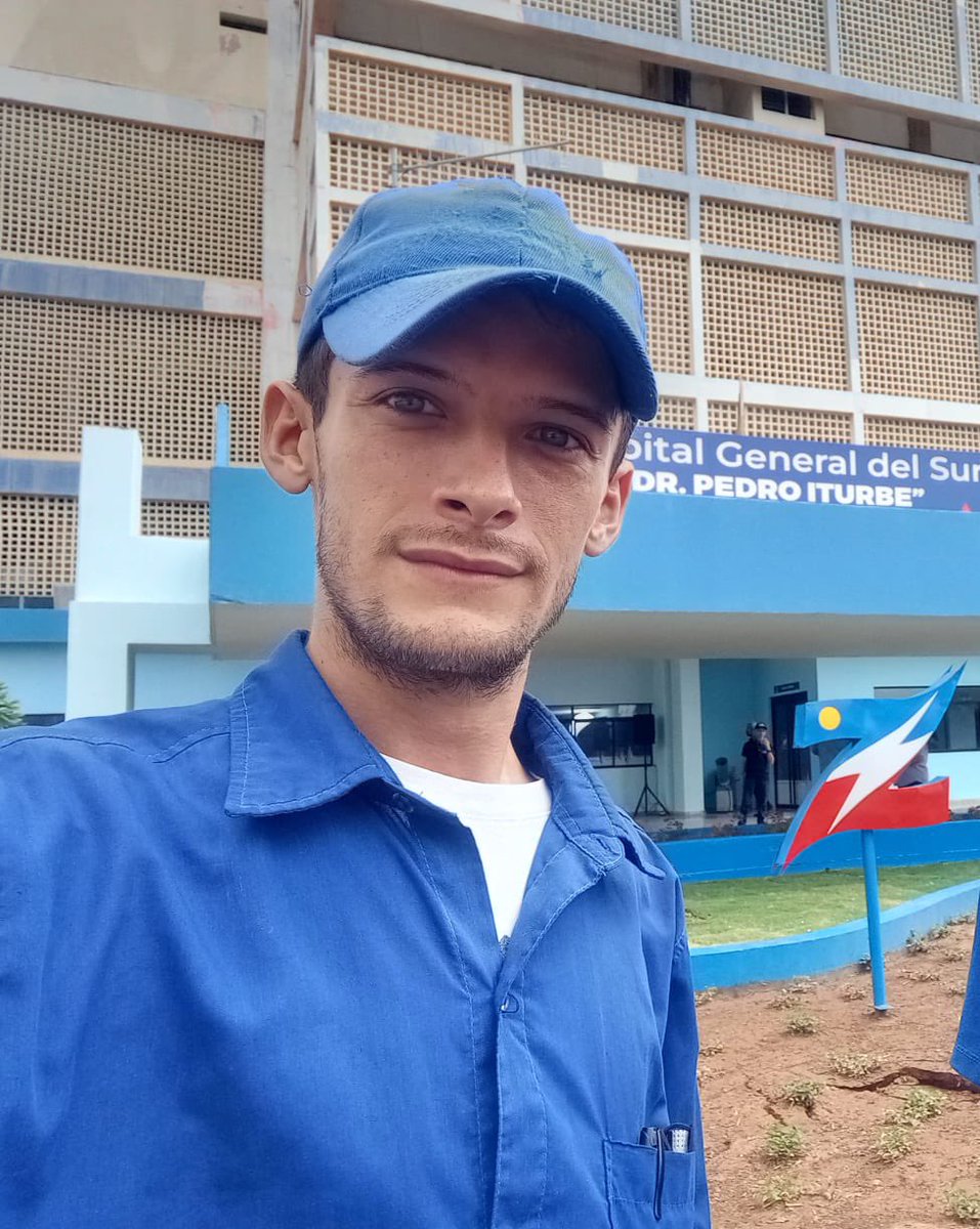 Este es Daniel,un joven lleno de sueños.Un joven al que el régimen mantiene secuestrado sin haber cometido ningún delito. Los días pasan y no hay respuestas. #Liberen A Daniel.