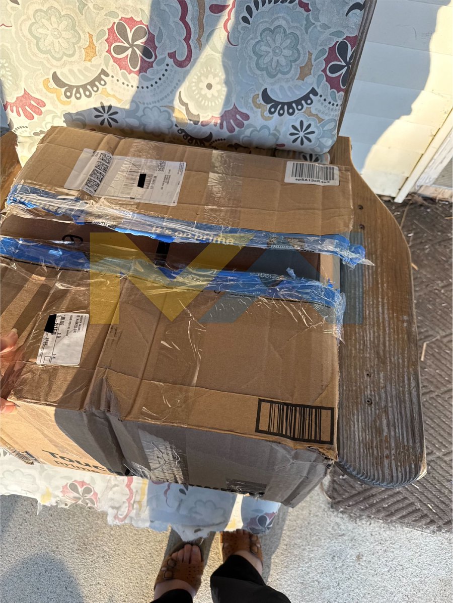 BigSteve207's tweet image. Maine woman finds 250 ballots tucked in her Amazon package. robinsonreport.substack.com