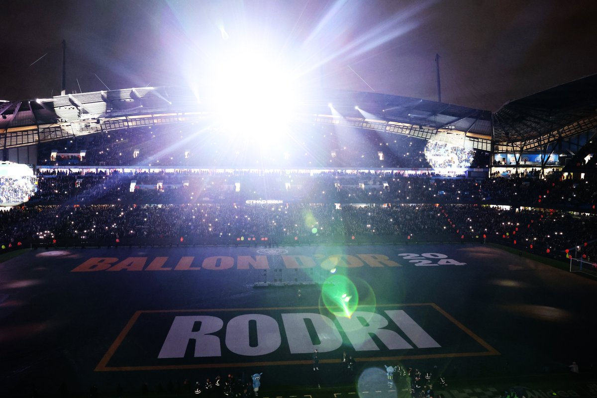 City_Xtra's tweet photo. Rodri: "I've never seen a celebration like that from a player's own fans and club recognising a player this way, because I’ve seen many #BallonDor winners not being recognised that way.

"I almost cried because of how much appreciation there was and they’d managed to find a way to say thank you for my efforts. It was one of the best moments of my life and I’m not going to forget that, ever..." [via @ManCity]