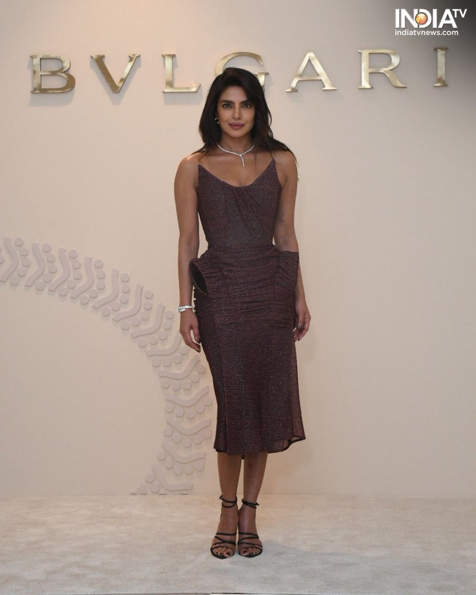indiatv's tweet photo. Priyanka Chopra turned heads at the Bvlgari Serpenti Infinito launch at NMACC in Mumbai.
Read more here:
https://t.co/lQhjPHLsHO
#priyankachopra #NMAAC #bvlgari #bvlgariserpenti #mumbai #bollywoodactor https://t.co/Zbu5OoQN9l