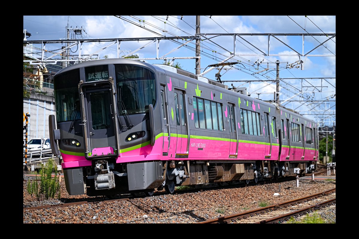 fukushun_315's tweet photo. 2025.9.29
吹田構内試運転

2025.9.30
ハピラインふくい　521系HF07
吹田出場試運転 https://t.co/2inTaGm6LG