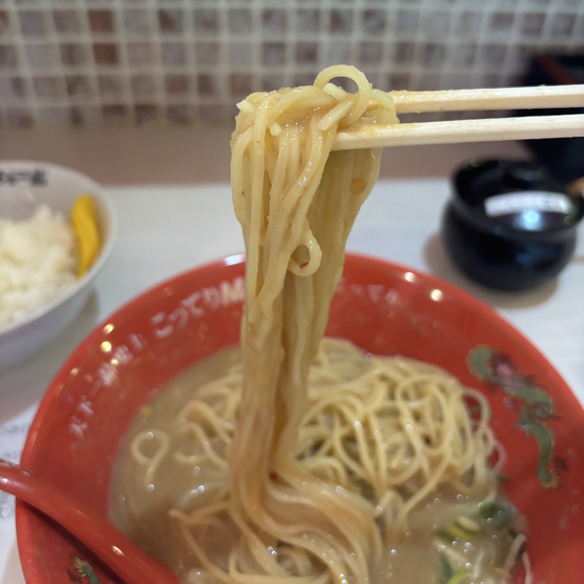50📍天下一品 武庫之荘店（兵庫-武庫之荘）

　こってりMAX(並)
　ライス(大)

今年もやってまいりました

10月1日は天下一品祭りこと

✨✨✨『てんいちの日』✨✨✨

この日に食べる天一はいつも以上に

おいしいんよね( ⸝⸝⸝˙~˙⸝⸝⸝ )笑

無事無料券もゲットしました💯

まだ食べてない方急げ💨