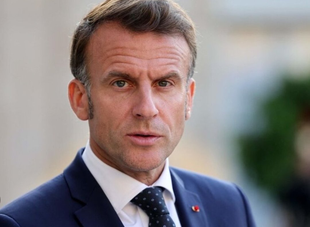 Oxitan30's tweet photo. Macron évoque "une confrontation avec la Russie"..
Dès qu'il est en difficulté il se met à parler de la Russie..
Qu'il s'occupe de la France avant de vouloir s'occuper des affaires de la Russie.
Y a déjà fort à faire.
#midinews https://t.co/FQmRtWxhAe
