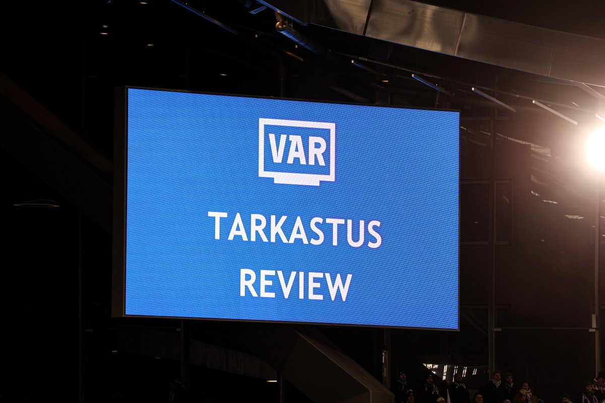 VAR pysyy puheenaiheena – vastaa kyselyyn, kerro mielipiteesi ja vaikuta! 👉 q.surveypal.com/VAR-kyselytutk…

VAR on ollut pilottikäytössä Suomessa kausina 2024 ja 2025, kun yleisesti Euroopassa se on säännöllisessä käytössä jo valtaosassa UEFA:n jäsenmaita.

VAR on tuotu jalkapalloon