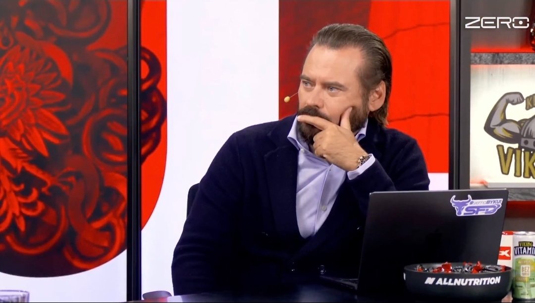 Odsłuchałam rozmowę Ministra Żurka ze Stanowskim.
To chyba jedyny gość tego ścieku, któremu Stano nie przeszkadzał. Nie robił durnych wrzutek i nawet się nie zbłaźnił 🤡 Słuchał.
Uwielbiam stoicki spokój i pełną kulturę wypowiedzi Pana Żurka 👌
Gdyby tylko był od początku tam