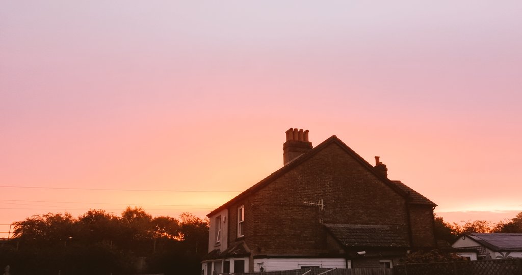 crashpy_onion's tweet image. In the last Week I&apos;ve had eighteen hours sleep, I&apos;m shattered.
But, I get to see views like this so🤷🏻‍♂️
#AutumnalSunrise #OctoberIsHere 🍂🌄