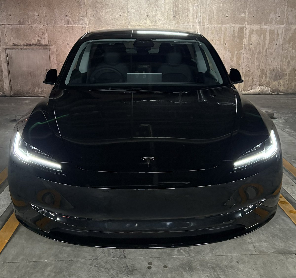 renkiilo316's tweet image. テスラモデル3 ダイヤモンドブラック購入しました！
かっこいい！
#tesla #model3 #diamondblack