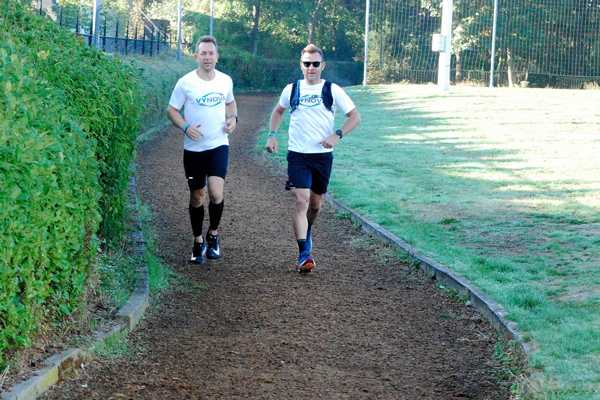 55 wandelaars en lopers van Team #Vynova gaven afgelopen weekend gedurende 24 uur het beste van zichzelf tijdens Samen voor Hoop in Tessenderlo.

Zo zamelden ze meer dan 4.000 euro in voor de strijd tegen kanker. Een mooie prestatie!

Lees meer ➡️ hubs.li/Q03LtMvp0