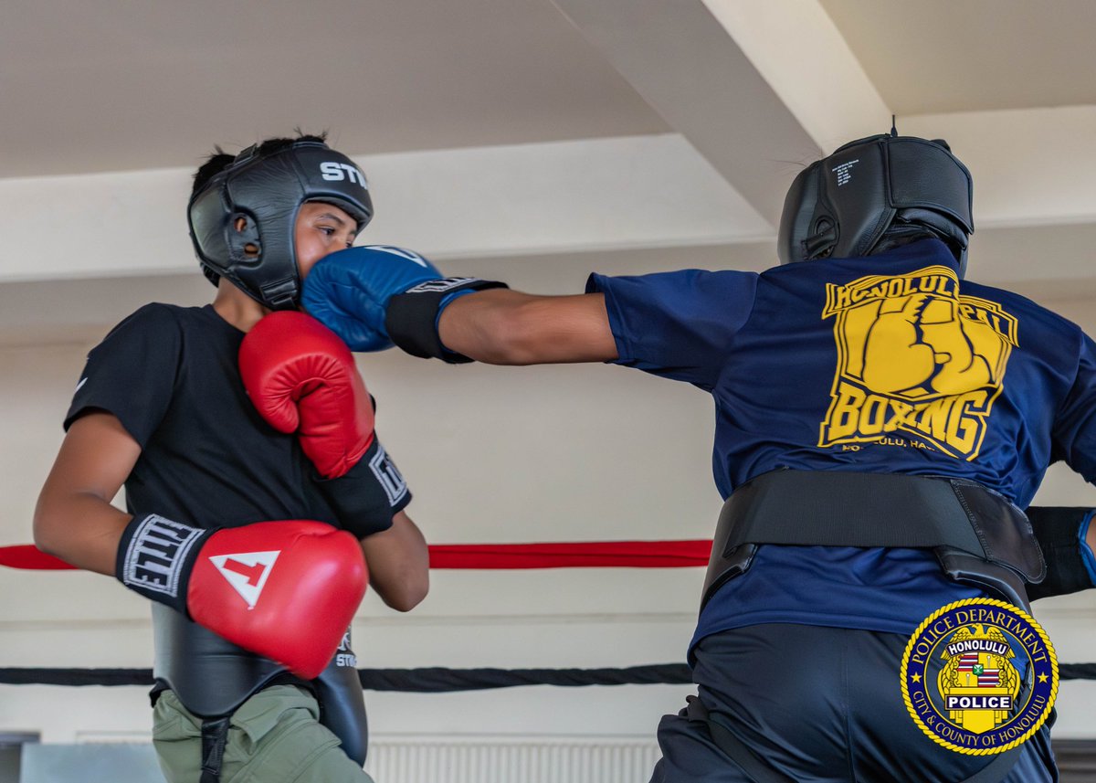 honolulupolice's tweet photo. 🥊 What a weekend at the HPD PAL Boxing Showcase! 💪Dedication and resilience shone in every combo! 🏍️ The pre-show fun was also a hit with the kids. #PALBoxing #community

Watch the reel and read more here: https://t.co/i4bJxHdhaq https://t.co/frbayUAIIC