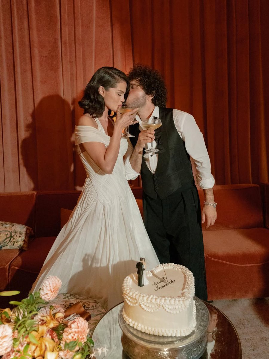filmfare's tweet image. Most dreamy wedding! 🤍

#SelenaGomez shares some heartfelt pictures from her intimate wedding with #BennyBlanco. 

#Celebs
