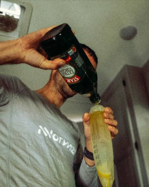 Borja Valdés (@borjavaldes) on Twitter photo ¿Veremos ya en <a href="/UltraPirineu/">Salomon Ultra Pirineu</a> los primeros Softs con limón y aceite de oliva? Apuesto a que si. 
PD  Ahora que parecía que el AOVE iba bajando de precio... ¿Veremos ya en <a href="/UltraPirineu/">Salomon Ultra Pirineu</a> los primeros Softs con limón y aceite de oliva? Apuesto a que si. 
PD  Ahora que parecía que el AOVE iba bajando de precio...
