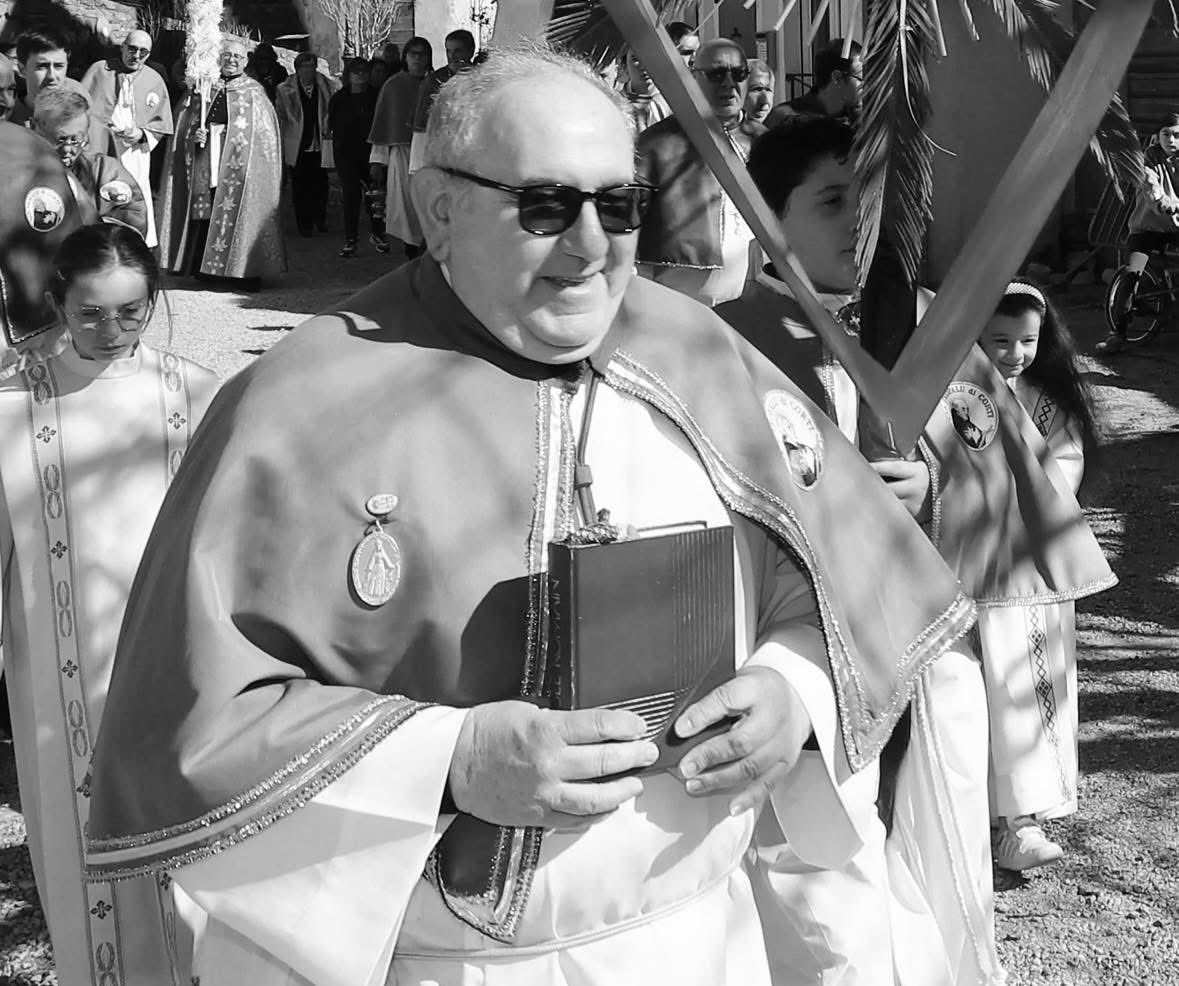 PraticalinguaC's tweet photo. Si n’hè andatu Laurent Ghionga, pilastru di a chjesa curtinese, passiunatu di a nostra cità dapoi sempre, fratellu di u nostru amicu Pierre Ghionga.1/2 https://t.co/K9Rr80xFXr