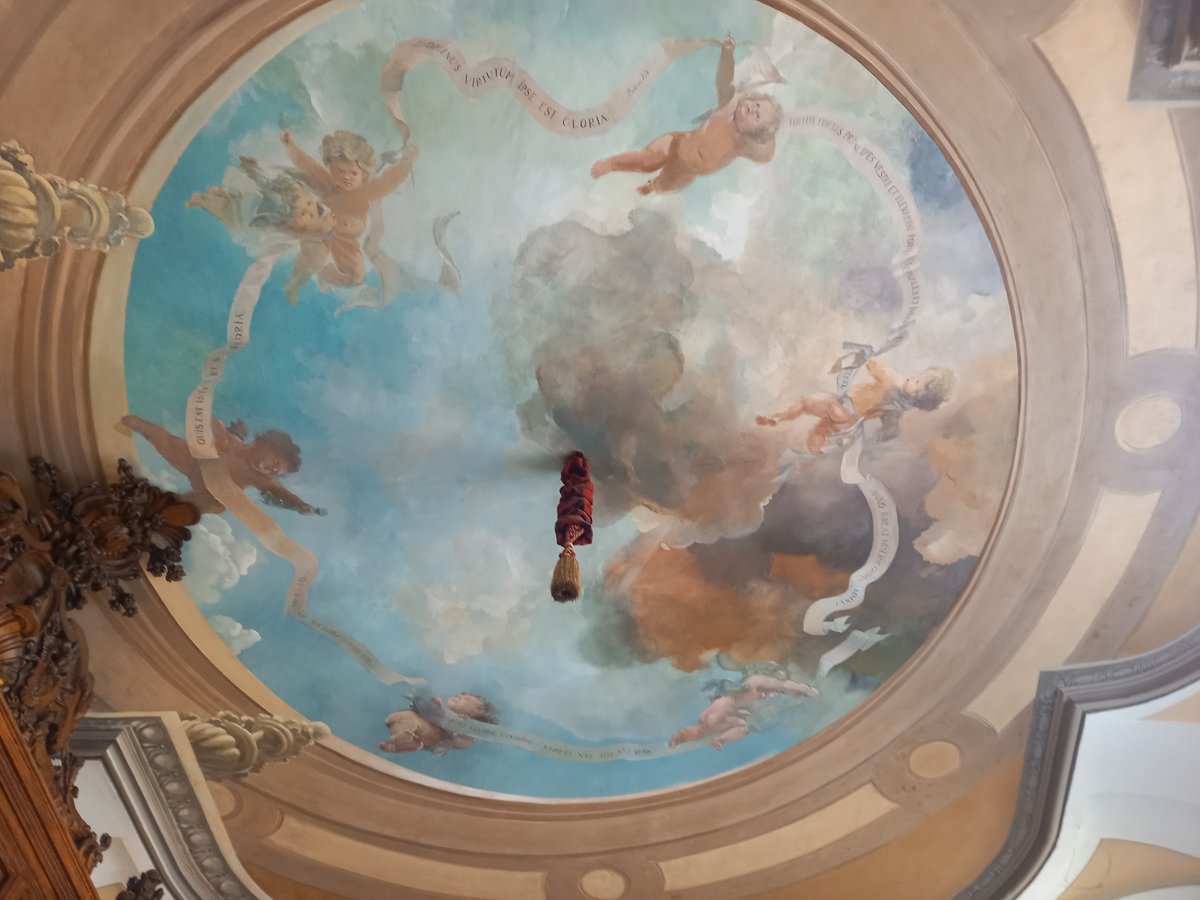 Hoy nos adentramos en la otra catedral de Madrid, la arzobispal castrense, surgida como parte del palacio del #DuquedeUceda, inspirada en la Encarnación. Más  madridconencanto-siema.blogspot.com/2025/09/iglesi… <a href="/ArteEnMadrid/">Arte en Madrid</a> <a href="/Investigart/">InvestigArt</a> <a href="/ElCuartoFelipe/">Felipe IV</a> <a href="/Pennypol/">El Madrid desaparecido de Penny y Julio Gª. Moutón</a> <a href="/alquicel/">ConsueloSanzdeBremond</a> <a href="/CulturaCMadrid/">Cultura▪️Comunidad de Madrid</a> <a href="/museoalmudena/">Museo Almudena</a>