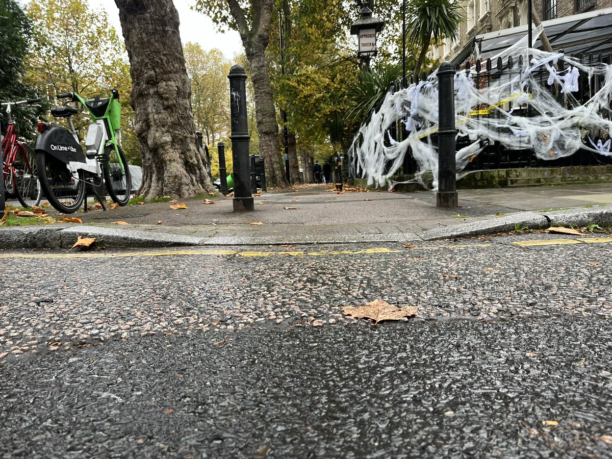 🎉🎉SUCCESS🎉🎉

These dropped kerbs have now been made flush with the road, making it easier for people who use a wheelchair to cross the road 🙌

<a href="/THLivingStreets/">Tower Hamlets Living Streets</a> <a href="/BetterStreetsTH/">Better Streets for Tower Hamlets</a> 

#AccessibleStreets 🧑‍🦽🧑‍🦼🧑‍🦯