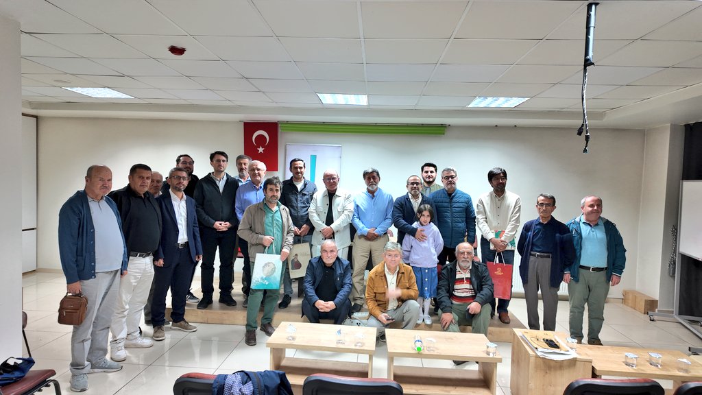 Mahalle Mektebi ile 15 yıl...

Yayın hayatının 15. yılında <a href="/mahalle_mektebi/">Mahalle Mektebi</a> Dergisi Konya Aydınlar Ocağında konuşuldu.