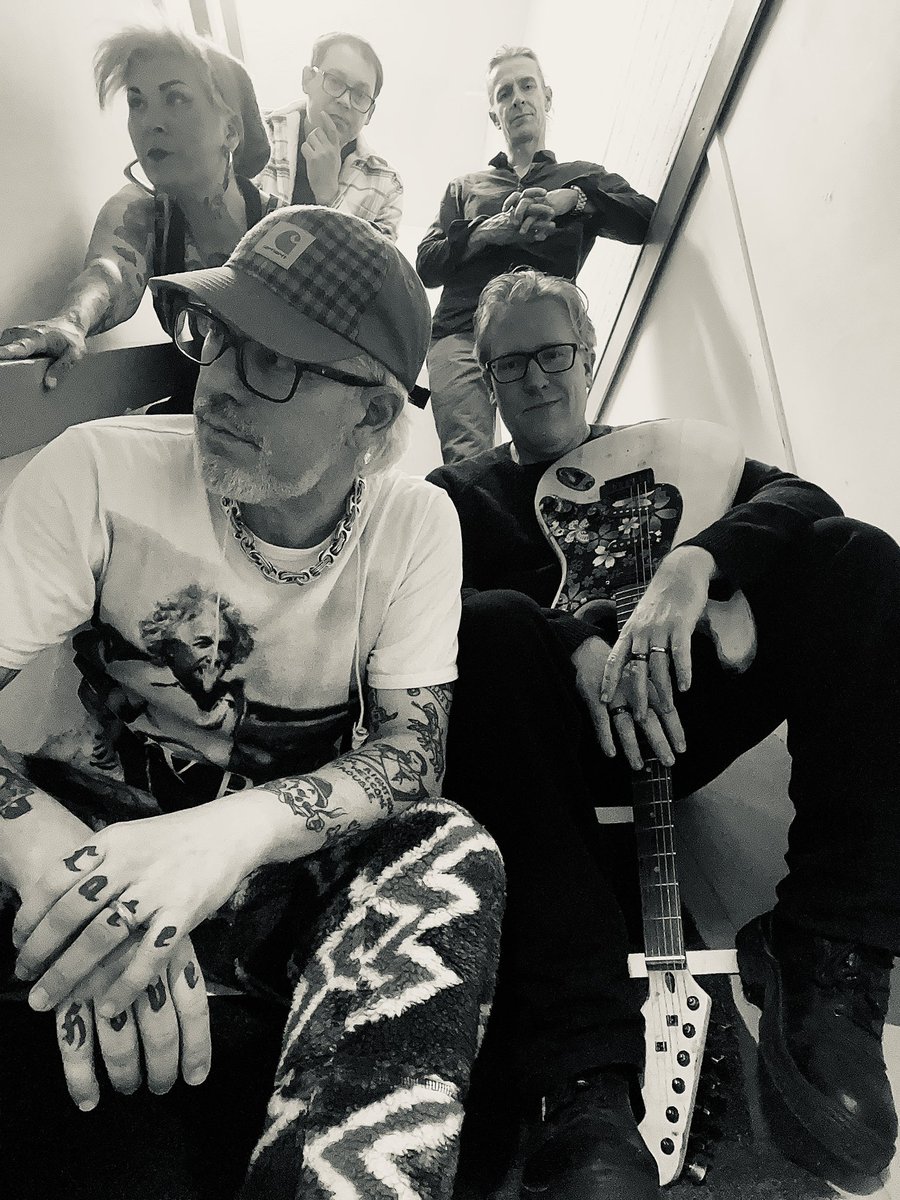 FindingLandFolk's tweet image. Do you miss us? We've been away to concentrate on our own music, but we're  back on Oct 14. In the meantime, our music project may not sound like folk (it's more post punk) but we tell stories like the best of our favourite genre, so feel free to give us a follow @DtlssWndrClb!