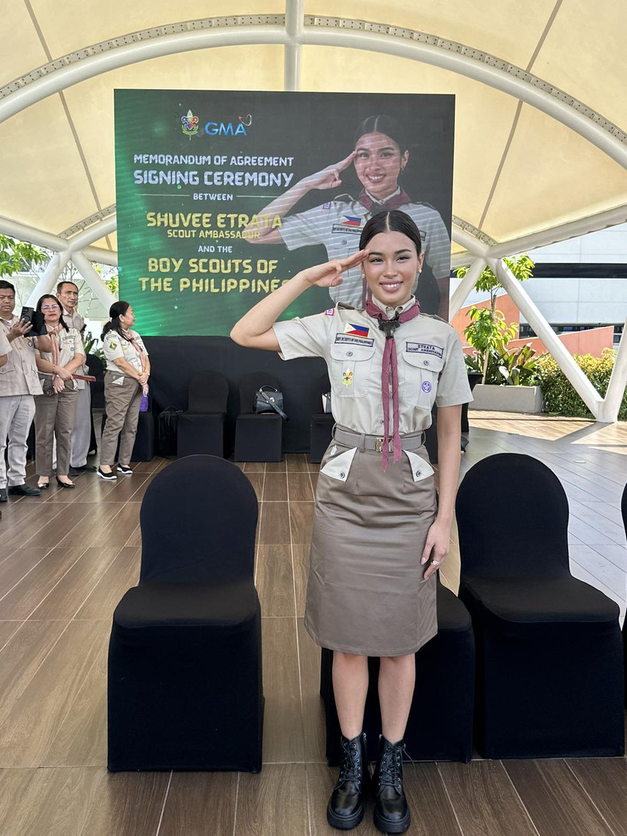 PilipinasToday_'s tweet image. SHUVEE ETRATA, ITINALAGA BILANG UNANG FEMALE SCOUT AMBASSADOR NG BSP 👩‍🦱🌍

Former PBB Celebrity Collab Edition housemate Shuvee Etrata, kinilala bilang kauna-unahang Female Scout Ambassador ng Boy Scouts of the Philippines.

via Aubrey Carampel/GMA Integrated News