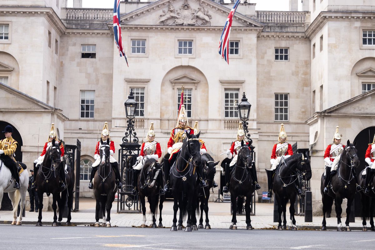 The Army in London tweet media