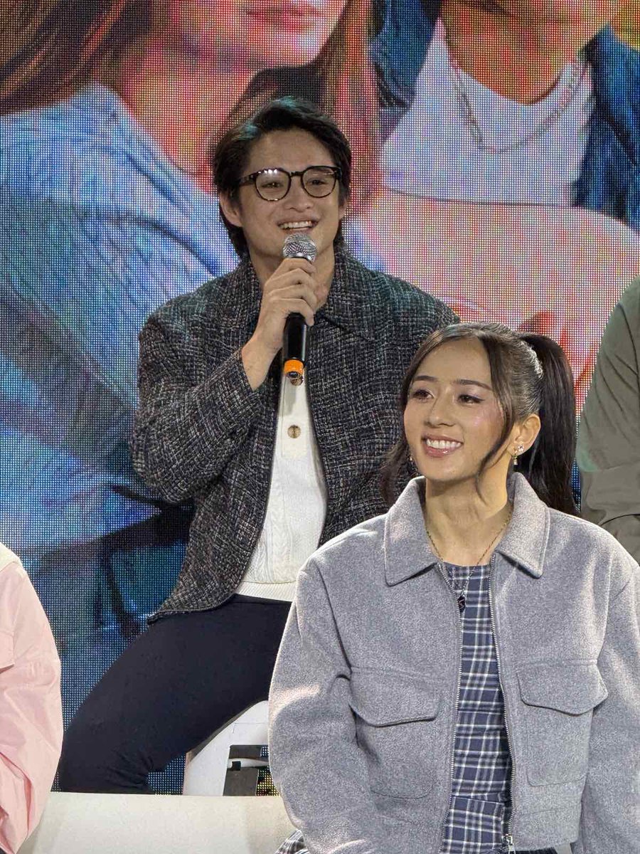 StudioVivaPH's tweet image. LOOK: Our #SaCly at the Golden Scenery of Tomorrow Media Conference ✨

Mag-uumpisa na ang 5th installment ng University Series. Gwy Saludes’ GOLDEN SCENERY OF TOMORROW, starring Bea Binene and Wilbert Ross. 

This October only on Viva One