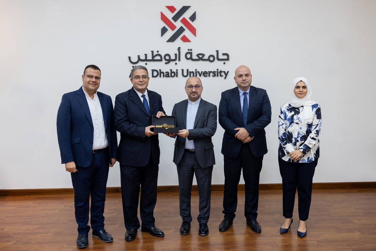UA has signed a student exchange agreement with <a href="/abudhabiuni/">Abu Dhabi University</a> (#ADU) — the first step in a broader partnership covering research, faculty exchange, and joint academic events.

Read more 🔗 ua.edu.lb/en/news/ua-sig…

#uAntonine #uA_Internationalisation #AbuDhabiUniversity