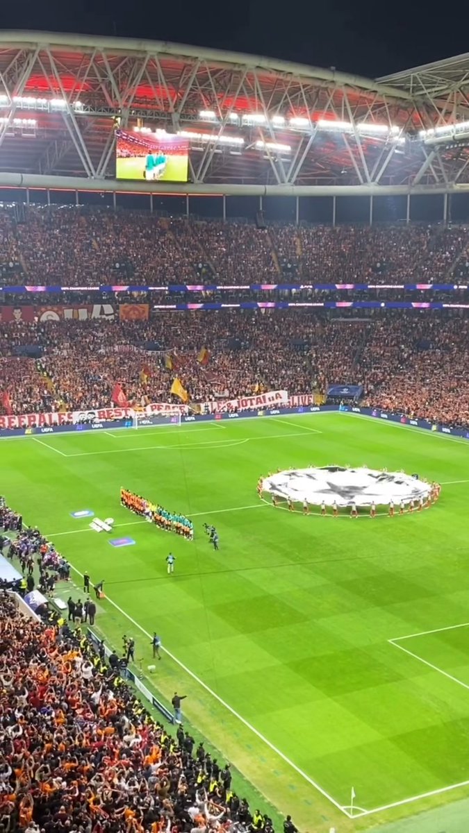 Yenmek güzel ama İngiliz’i yenmek daha da güzel. Teşekkürler #galatasaray #galatasaraysk #GalatasarayLiverpool