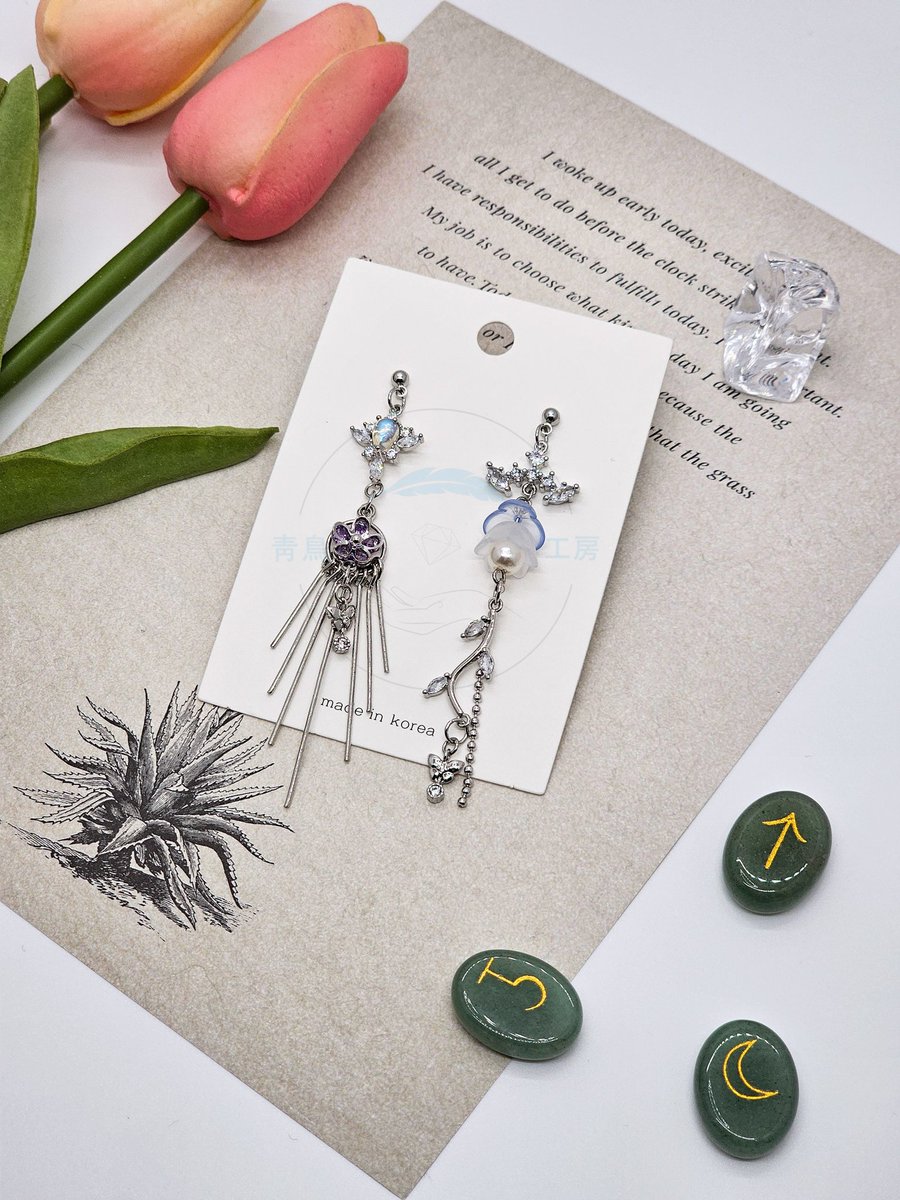 ☘️ 파랑새 타입 샘플 ☘️

┗ 귀걸이 / 쿠킹덤 세인트릴리 쿠키
┗ 분위기 : 적당하게 화려한 느낌
┗ 대표색 : 흰색, 연보라, 연하늘

커미션 신청해주셔서 감사합니다. 🤗

#커미션 #수공예 #수공예커미션 #귀걸이 #귀찌 #자캐굿즈