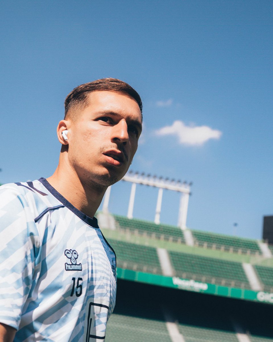 Braulio a <a href="/APenaltisG/">A Penaltis</a> sobre Bryan Zaragoza:"Hai que darlle tempo.Con nós, a parte de facer 1 gol, fixo 6 asistencias en medio ano.Con nós estivo 3 meses lesionado polo 5º meta e despois lesión muscular.É un xogador especial que ten que sentirse importante"
agalegaaudio.gal/videos/281916-…